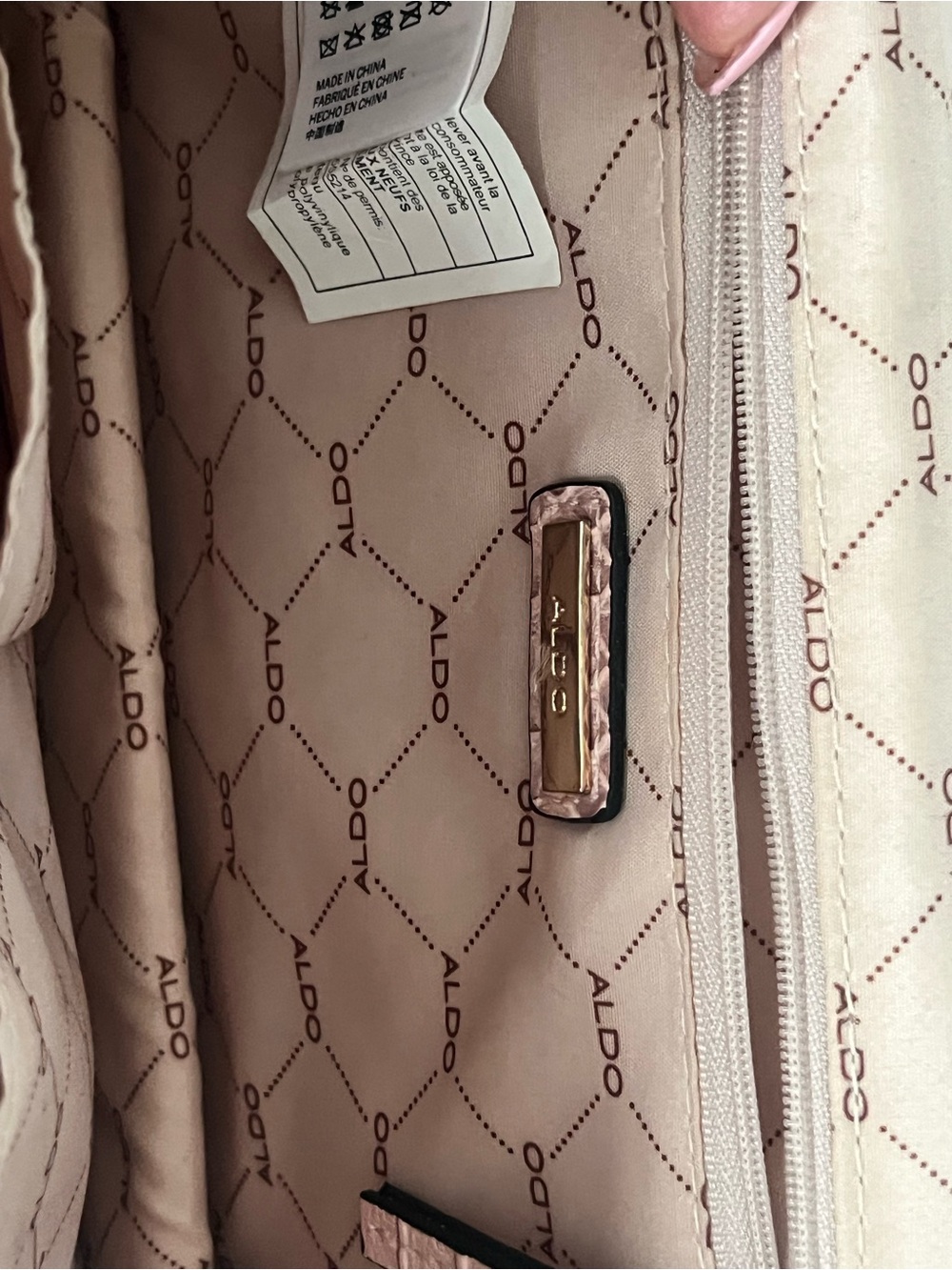 Embroidered Crane Floral Shoulder Bag in Blush Pink - Picture 3 of 4
